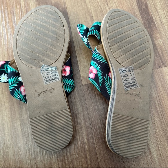 Tropical Floral Print Bow Slide Sandals - Picture 14 of 15